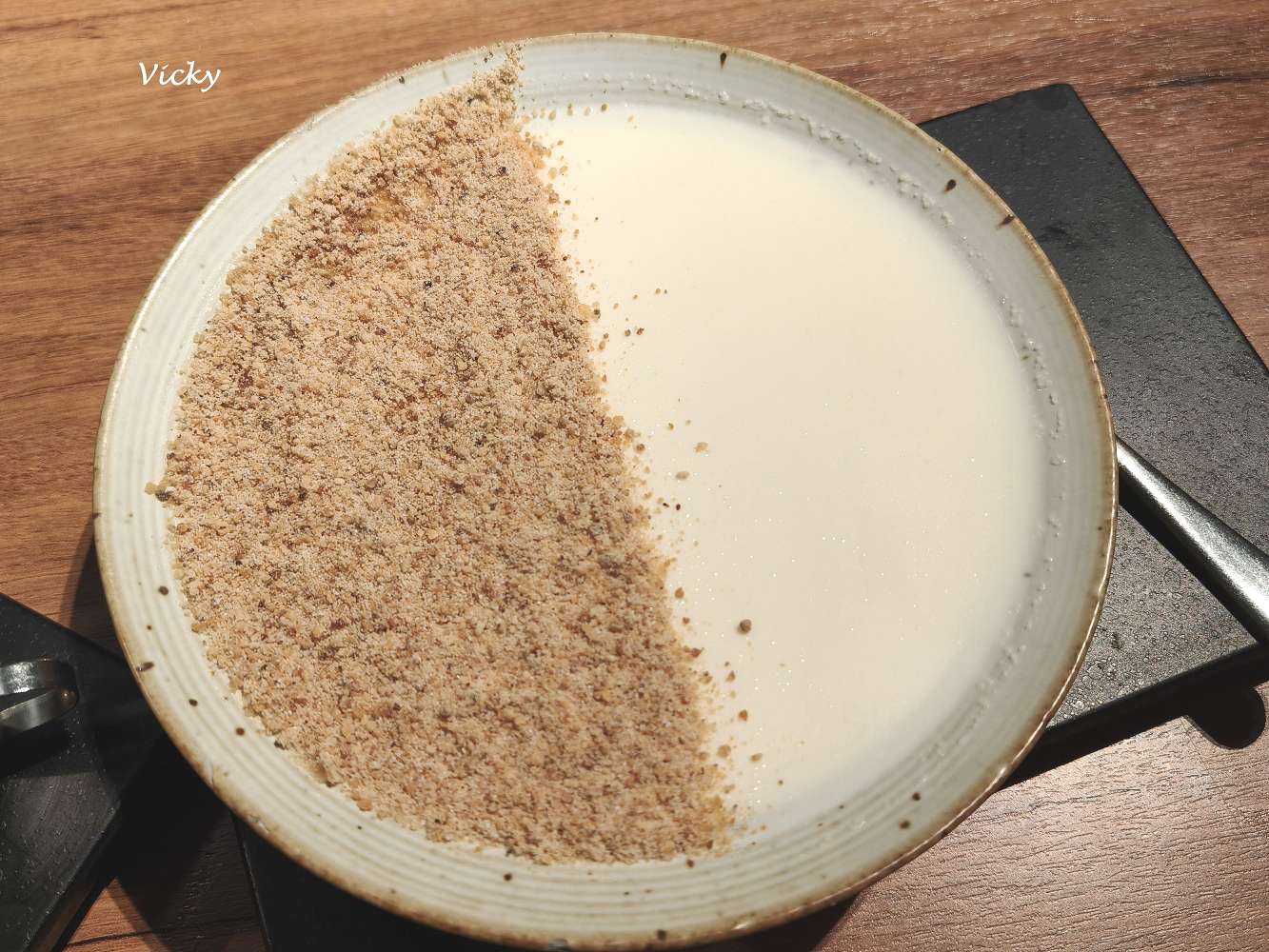 台南燒肉｜茶六燒肉堂 安平永華店：平日中午也爆滿！終於訂到的超人氣燒肉，雙人燒肉套餐好滿足，菜單