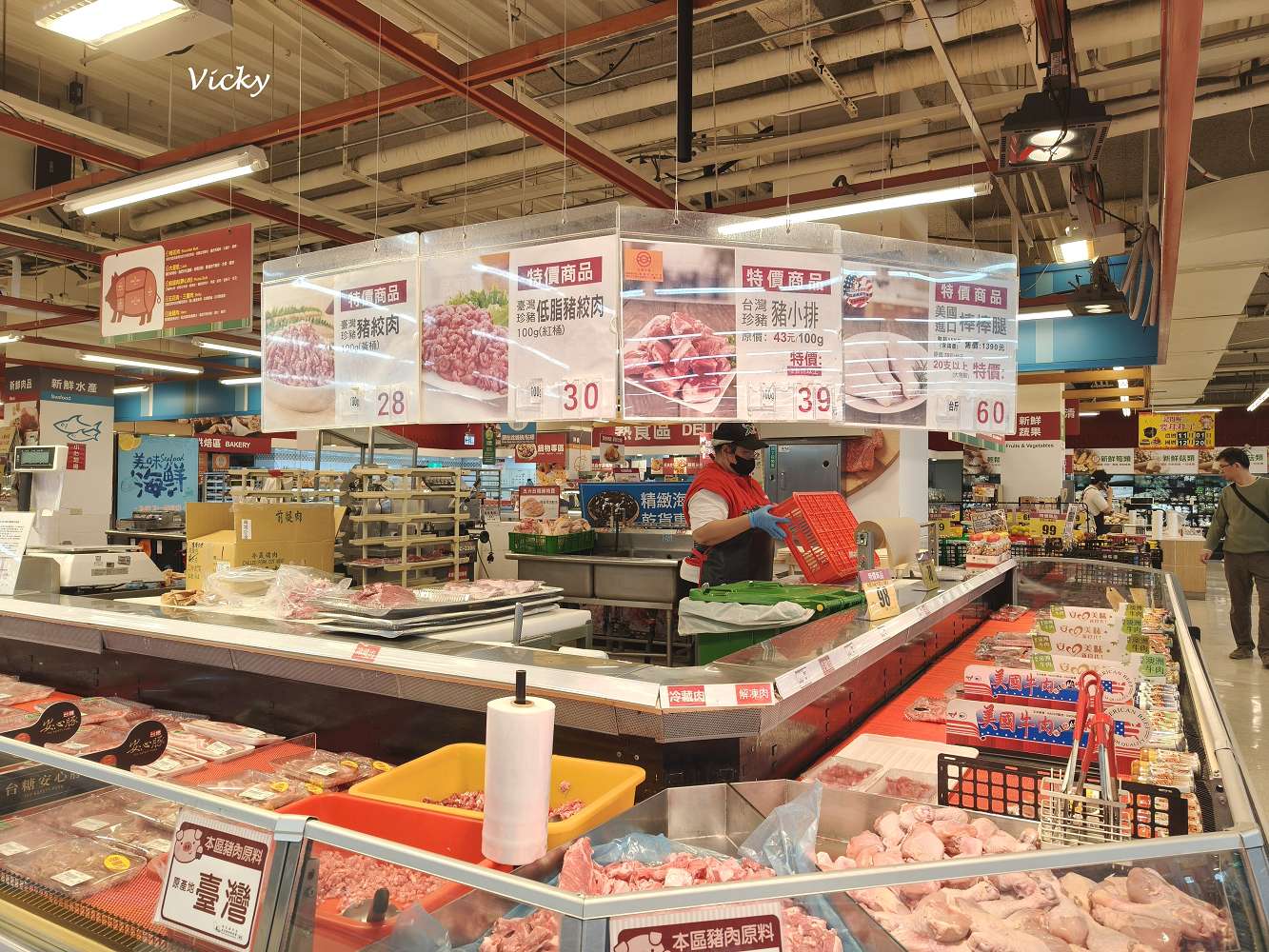 台南購物攻略｜愛買 台南店： 週末採買儀式感，星巴克、全台南最大無印、愛買一站式補貨地圖