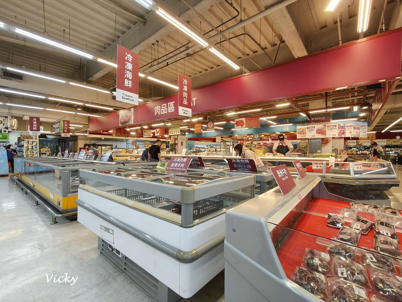 台南購物攻略｜愛買 台南店： 週末採買儀式感，星巴克、全台南最大無印、愛買一站式補貨地圖