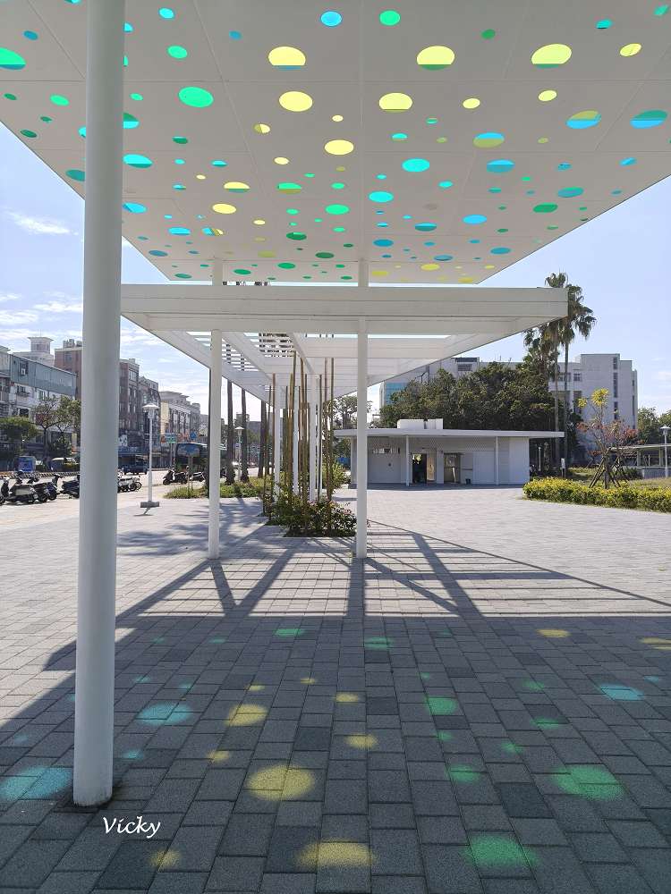 台南景點︱全台首間 萊爾富 X 幾米主題門市：走進幾米的繪本世界！加碼推薦必買日本飲品與高質感 MIT 襪子