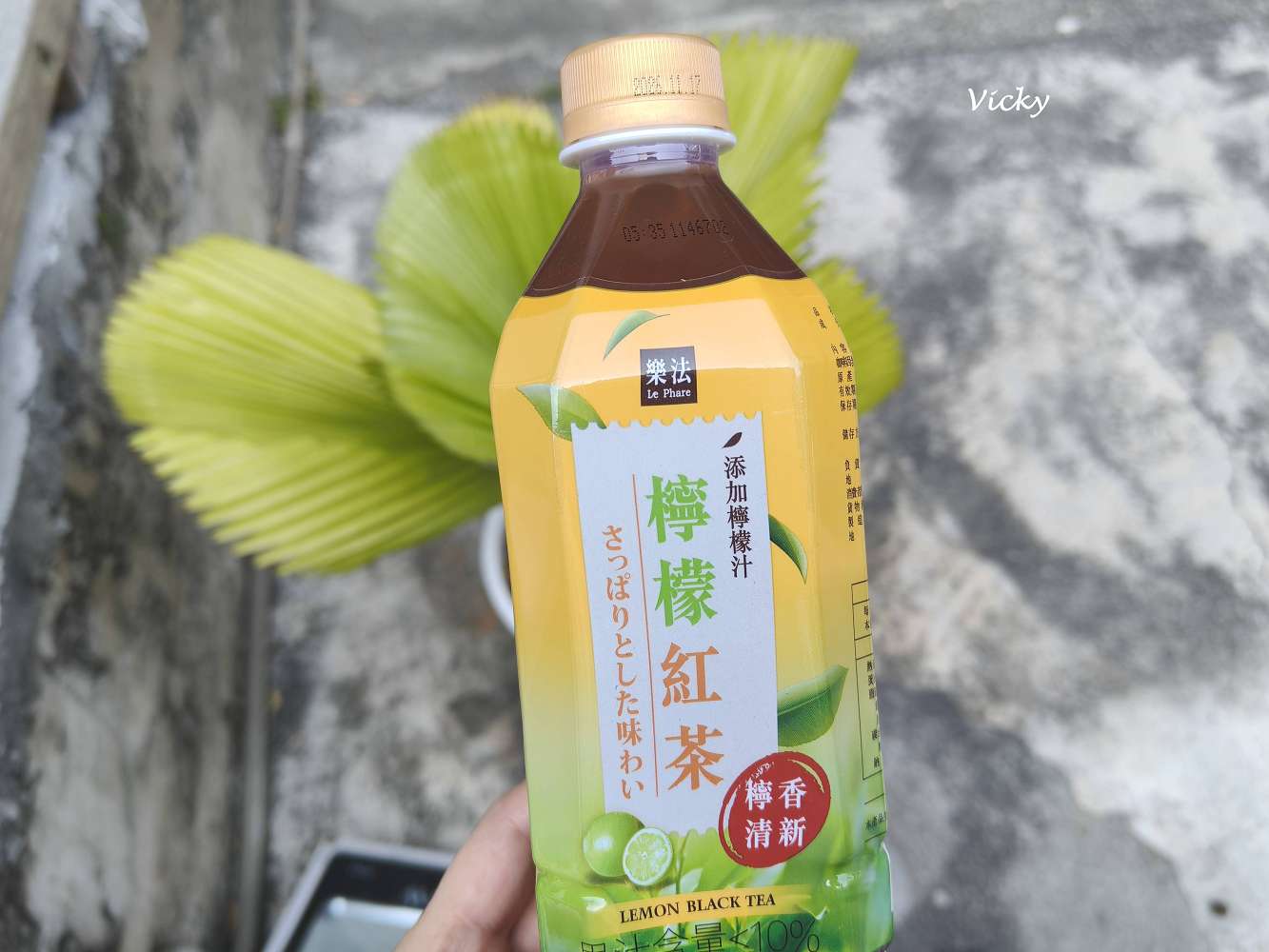 台南景點︱全台首間 萊爾富 X 幾米主題門市：走進幾米的繪本世界！加碼推薦必買日本飲品與高質感 MIT 襪子