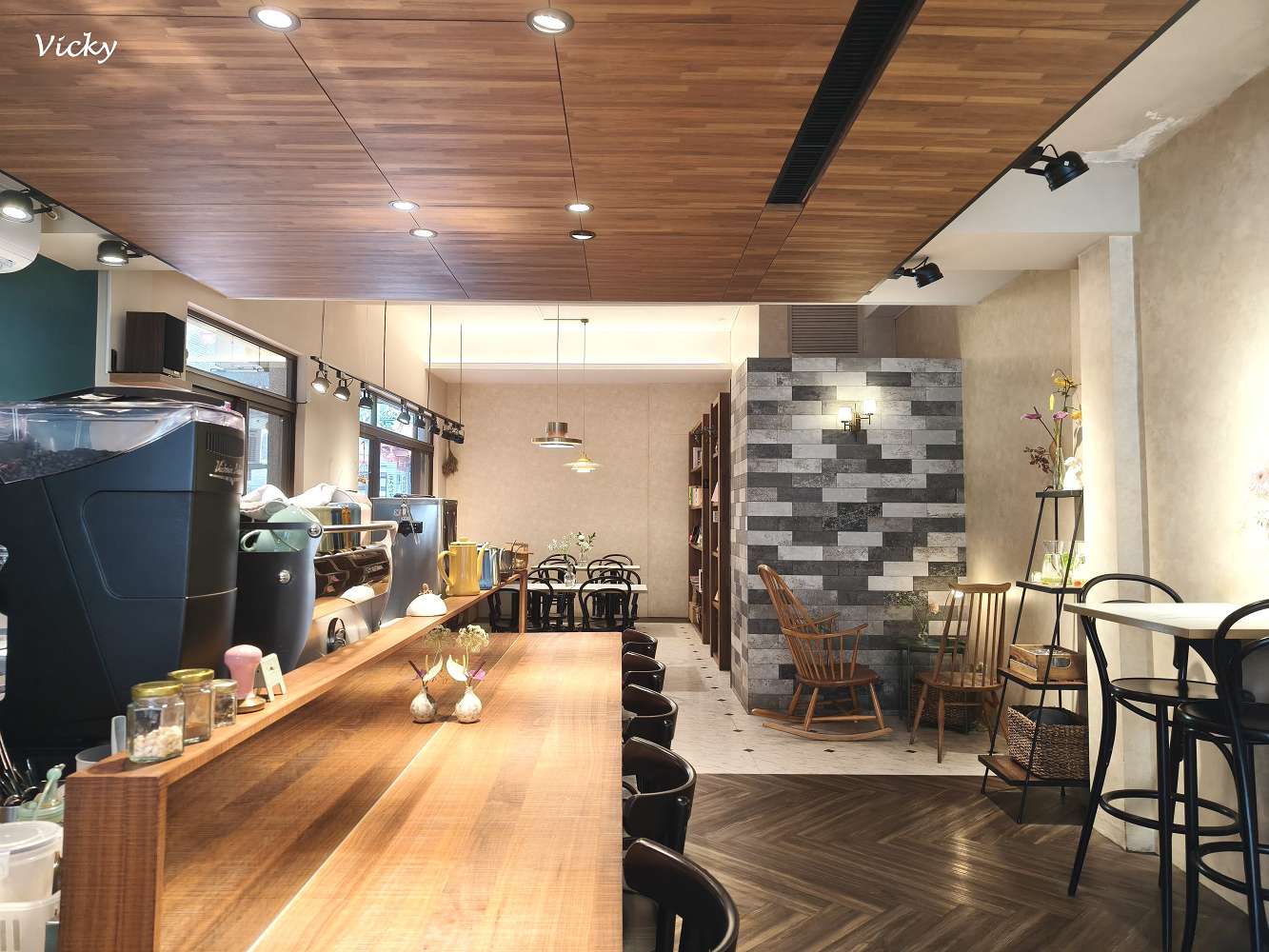 台南必去景點|新美街一日遊懶人包:10 間文青必訪的老宅美食、獨立書店與巷弄風景 台南必去景點|新美街一日遊懶人包:10 間文青必訪的老宅美食、獨立書店與巷弄風景