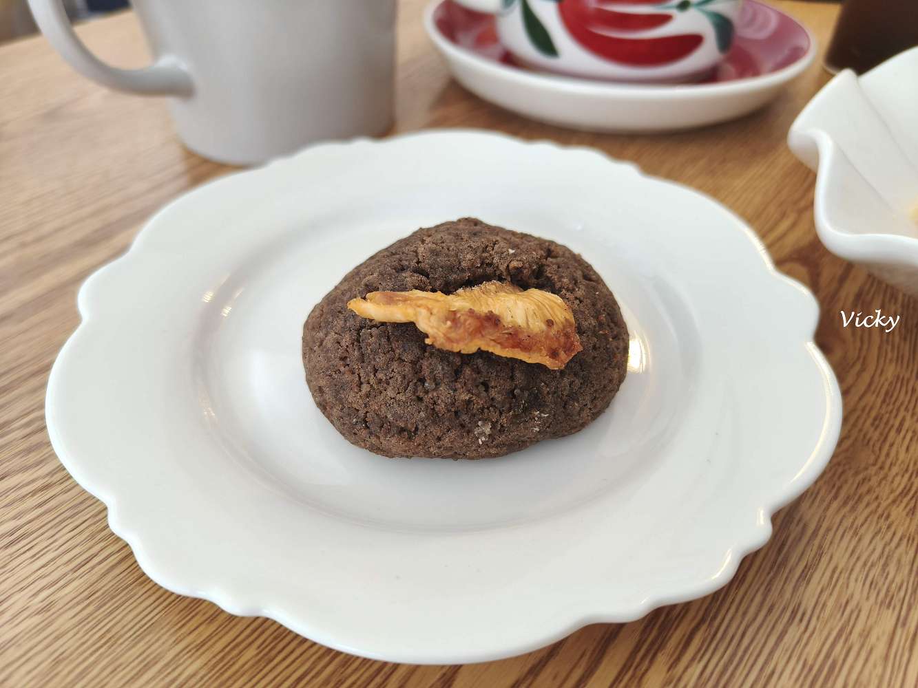 台南甜點店｜仁人：南紡購物中心附近，米色系溫柔絕美老宅，服務與甜點口味大揭密