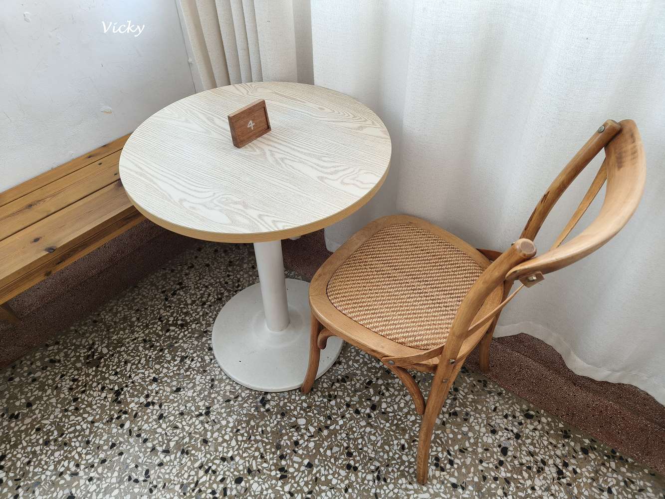 台南甜點店｜仁人：南紡購物中心附近，米色系溫柔絕美老宅，服務與甜點口味大揭密