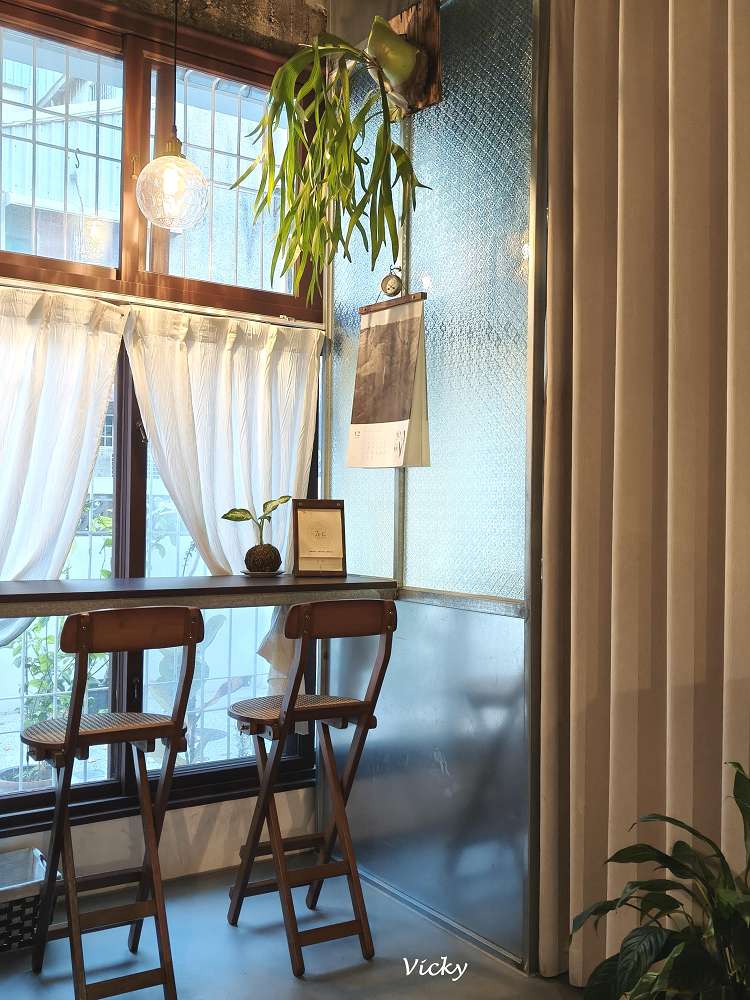 台南中西區咖啡館︱蒔在咖啡：老宅裡的靜謐時光，品嚐大人味提拉米蘇與抹茶紅豆巴斯克