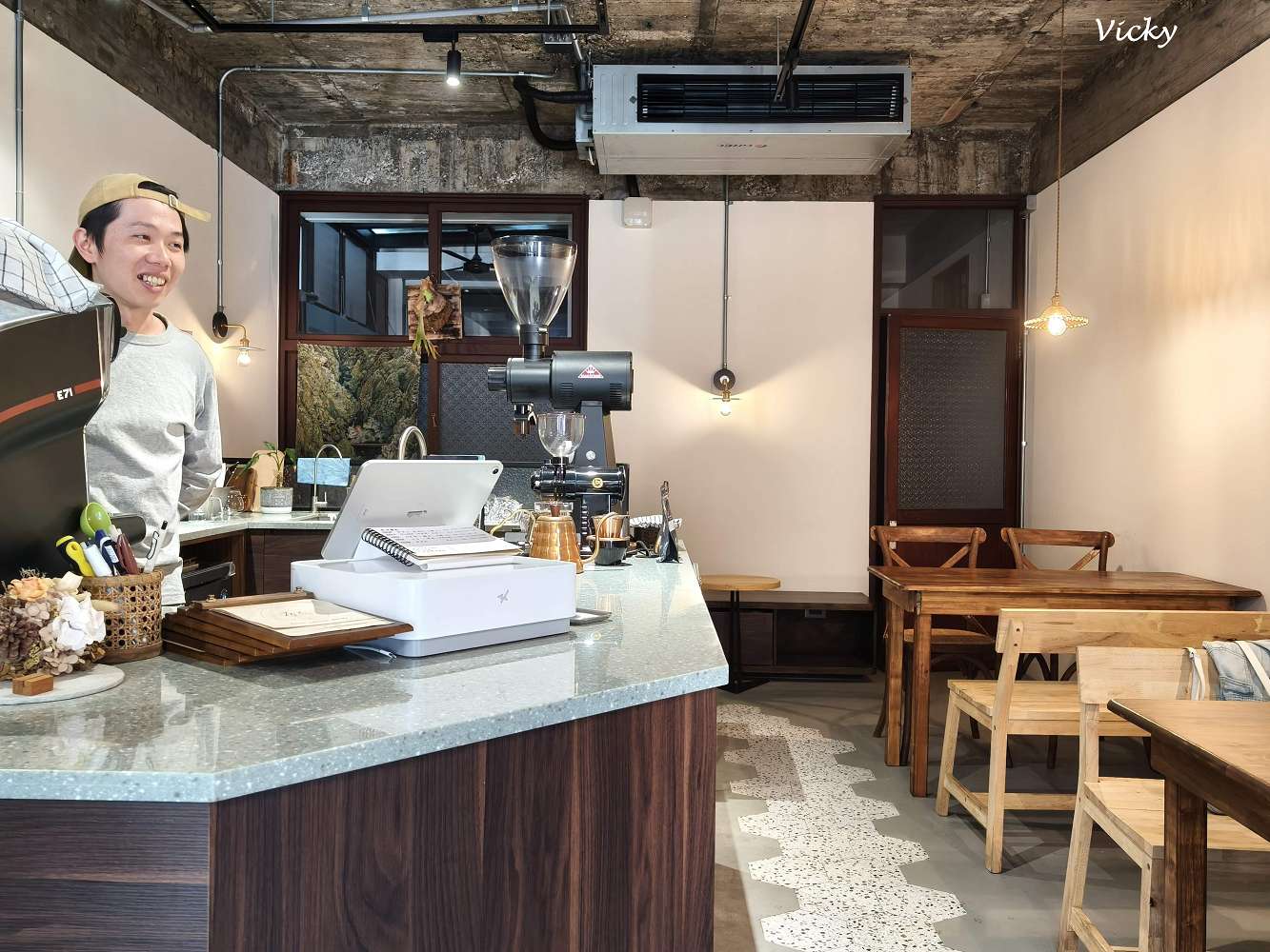台南中西區咖啡館︱蒔在咖啡：老宅裡的靜謐時光，品嚐大人味提拉米蘇與抹茶紅豆巴斯克