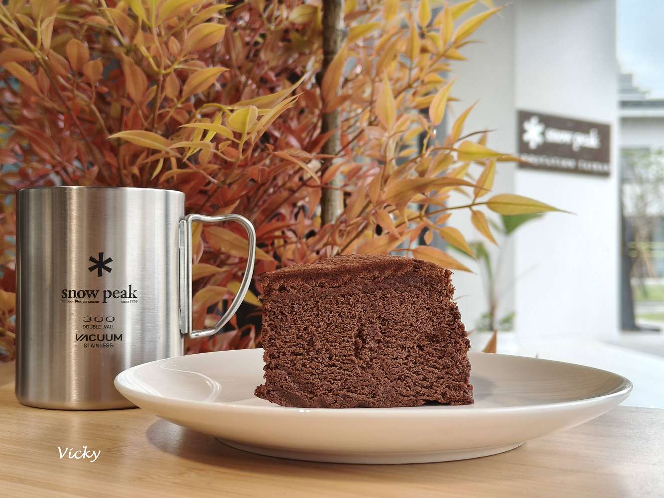 台南安平新地標！Snow Peak LANDSTATION TAINAN 雪諾必克：全台規模最大！在露營帳篷下喝咖啡，體驗野遊生活美學