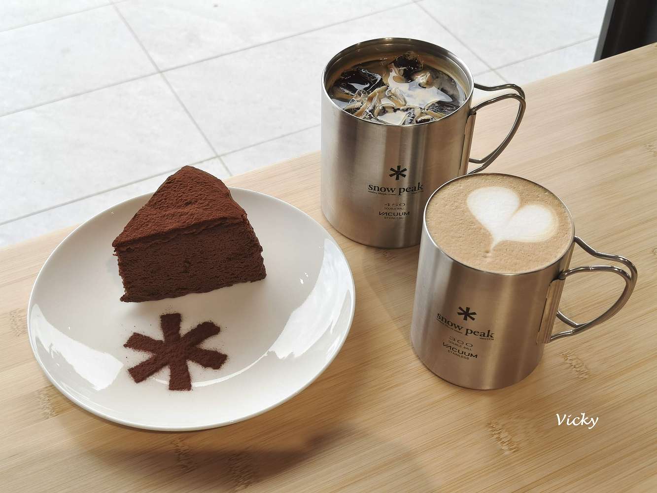 台南安平新地標！Snow Peak LANDSTATION TAINAN 雪諾必克：全台規模最大！在露營帳篷下喝咖啡，體驗野遊生活美學