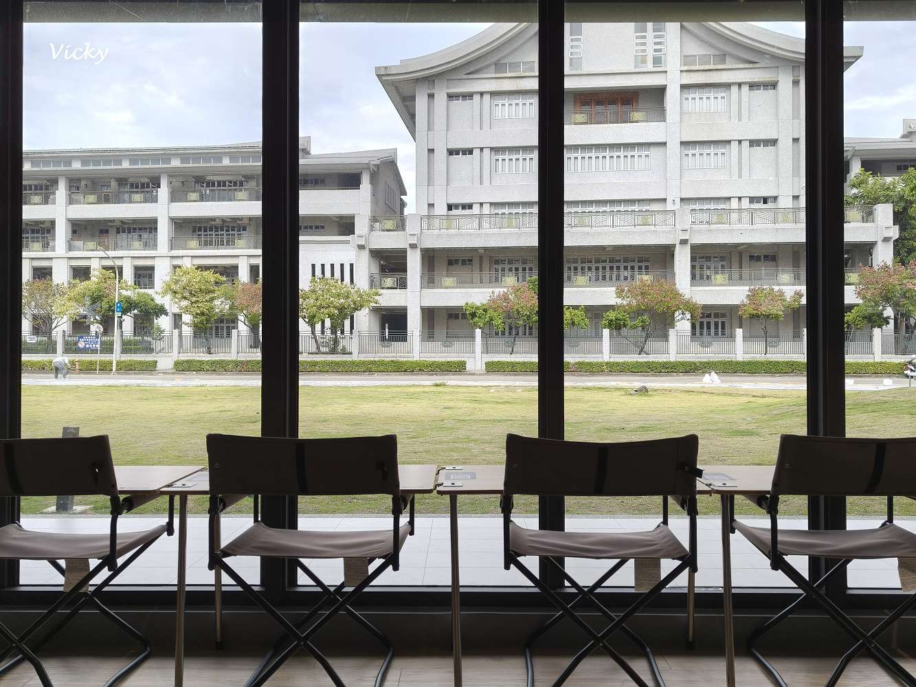 台南安平新地標！Snow Peak LANDSTATION TAINAN 雪諾必克：全台規模最大！在露營帳篷下喝咖啡，體驗野遊生活美學