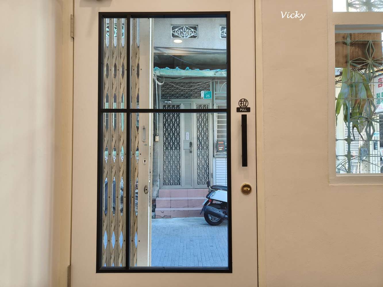 台南早午餐推薦｜TNN Brunch 雙好食光：清水寺旁的靜謐時光，絕美窗花老宅，雞腿排沙拉套餐含甜點飲品的高CP值早餐！