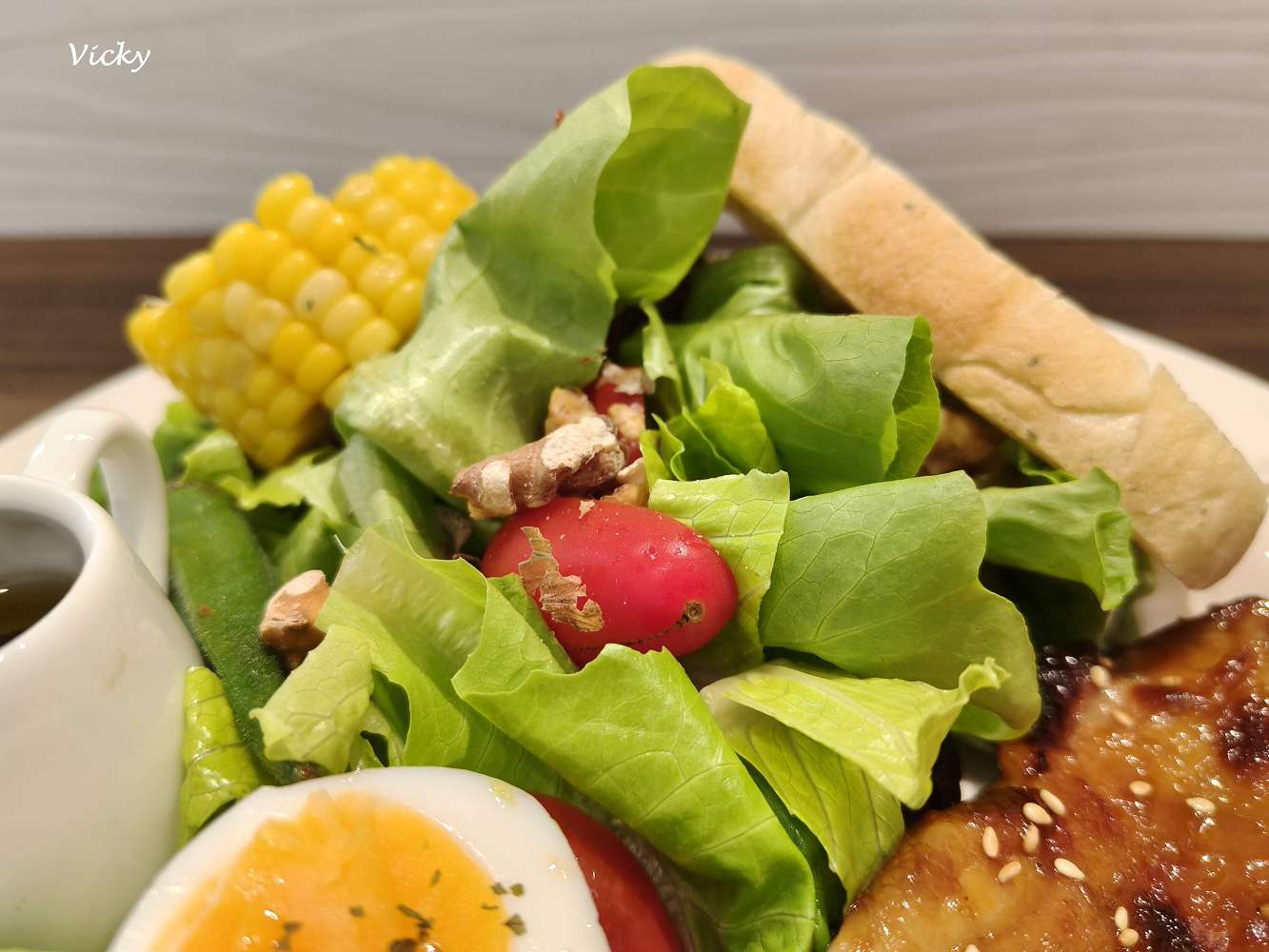 台南早午餐推薦｜TNN Brunch 雙好食光：清水寺旁的靜謐時光，絕美窗花老宅，雞腿排沙拉套餐含甜點飲品的高CP值早餐！