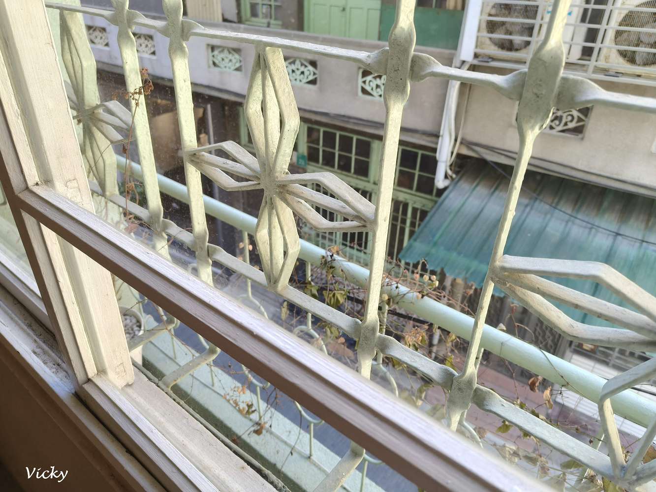 台南早午餐推薦｜TNN Brunch 雙好食光：清水寺旁的靜謐時光，絕美窗花老宅，雞腿排沙拉套餐含甜點飲品的高CP值早餐！