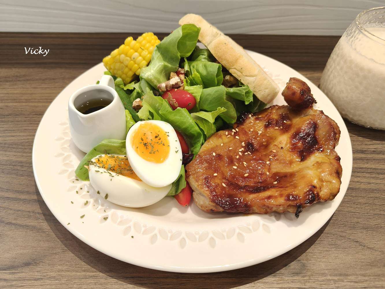 網站近期文章：台南早午餐推薦｜TNN Brunch 雙好食光：清水寺旁的靜謐時光，絕美窗花老宅，雞腿排沙拉套餐含甜點飲品的高CP值早餐！