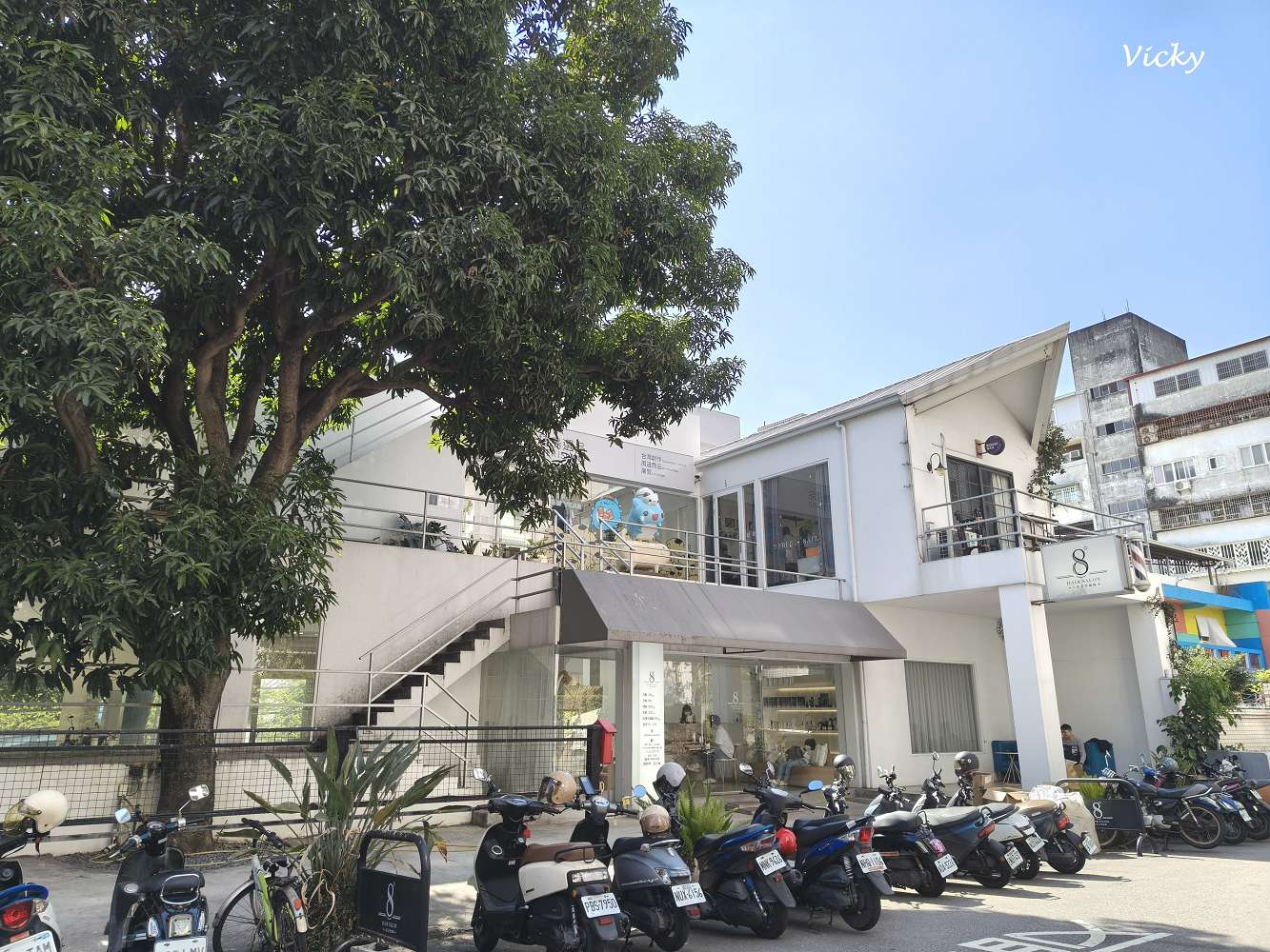 台中西區美食|奶泡貓咖啡 民權店:咖波迷的白色夢幻基地!L型純白透明系咖啡廳,超萌造型雞蛋糕,附菜單 台中西區美食|奶泡貓咖啡 民權店:咖波迷的白色夢幻基地!L型純白透明系咖啡廳,超萌造型雞蛋糕,附菜單