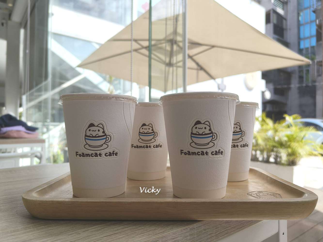 台中西區美食|奶泡貓咖啡 民權店:咖波迷的白色夢幻基地!L型純白透明系咖啡廳,超萌造型雞蛋糕,附菜單 台中西區美食|奶泡貓咖啡 民權店:咖波迷的白色夢幻基地!L型純白透明系咖啡廳,超萌造型雞蛋糕,附菜單