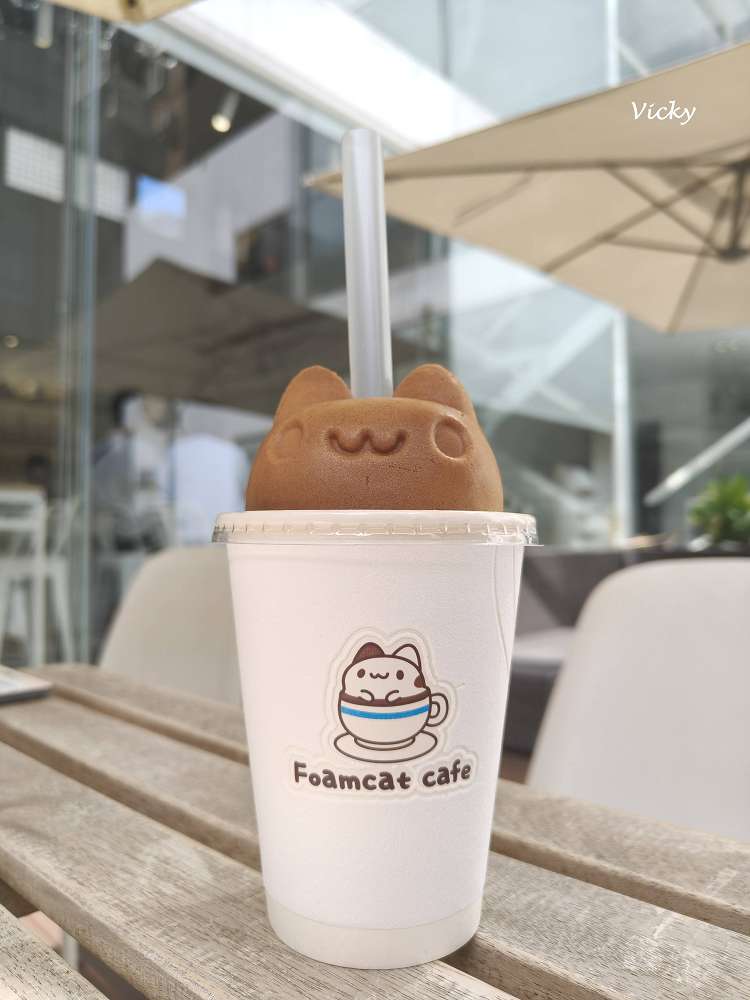 網站近期文章：台中西區美食｜奶泡貓咖啡 民權店：咖波迷的白色夢幻基地！L型純白透明系咖啡廳，超萌造型雞蛋糕，附菜單