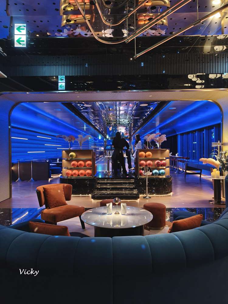 台中住宿推薦｜台中勤美洲際酒店：奢華微蜜月首選！坐擁草悟道綠意、絕美藍調泳池與五星級貼心服務