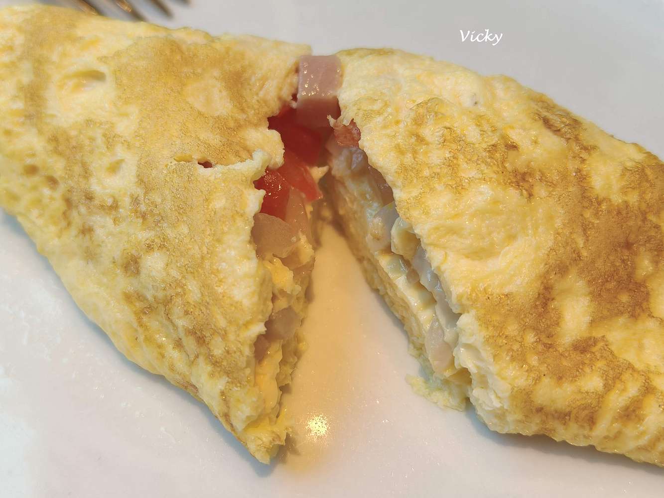 台中住宿推薦｜台中勤美洲際酒店：奢華微蜜月首選！坐擁草悟道綠意、絕美藍調泳池與五星級貼心服務