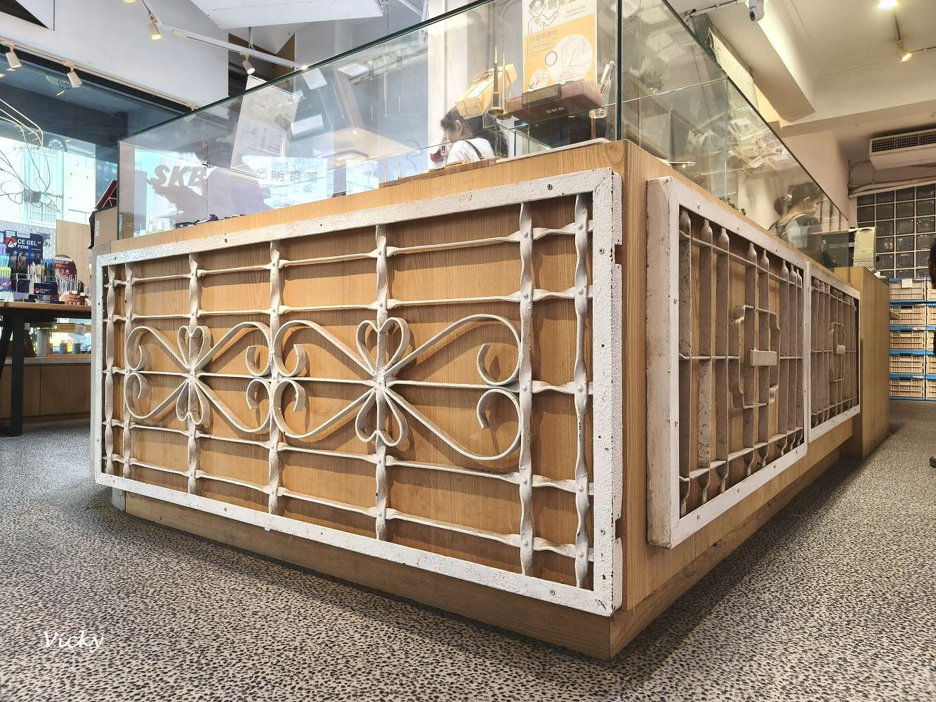 高雄鹽埕︱SKB文明鋼筆 鹽埕旗艦店 ：駁二必逛文具店！全店筆款皆可試寫，開箱 CP 值爆表，168元馬年限定福袋