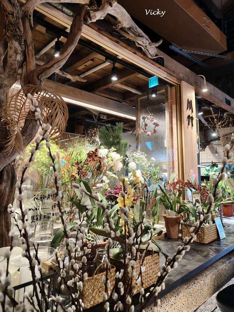 高雄鹽埕一日遊｜鹽埕第一公有零售市場：精選 6 間必訪職人老店、植感美學與超有梗「誠實商店」攻略