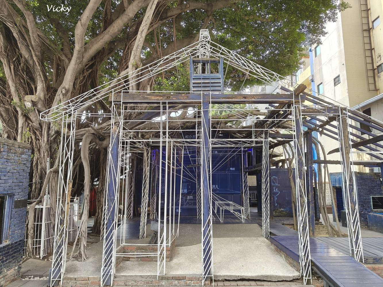 台南藍晒圖文創園區懶人包｜16間必訪店家推薦：顏振發手繪看板、黑膠漢堡、職人手作與隱藏版美食地圖