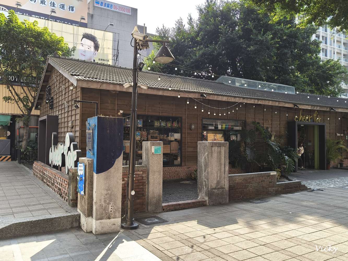 台南藍晒圖文創園區懶人包｜16間必訪店家推薦：顏振發手繪看板、黑膠漢堡、職人手作與隱藏版美食地圖