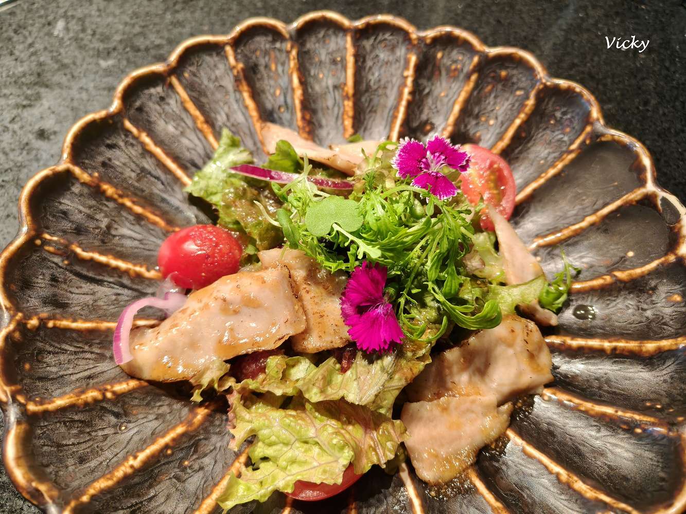 台南燒肉推薦｜碳佐麻里精品燒肉 台南新興店：慶生聚餐首選！超狂生日優惠好禮拿不完，必點幻切和牛牛舌拱橋切，含完整菜單