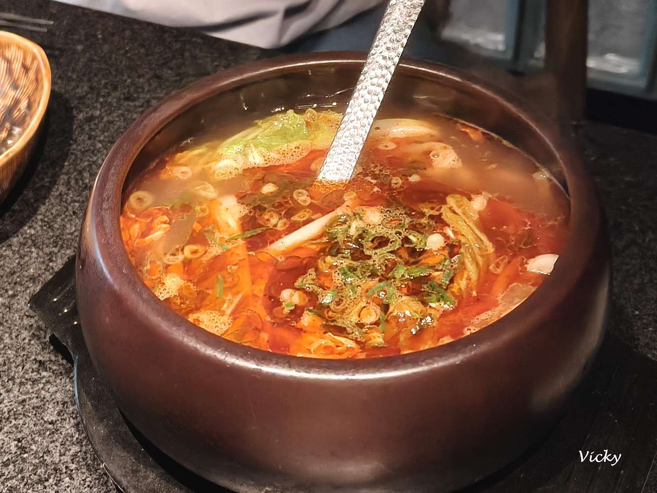 台南燒肉推薦｜碳佐麻里精品燒肉 台南新興店：慶生聚餐首選！超狂生日優惠好禮拿不完，必點幻切和牛牛舌拱橋切，含完整菜單