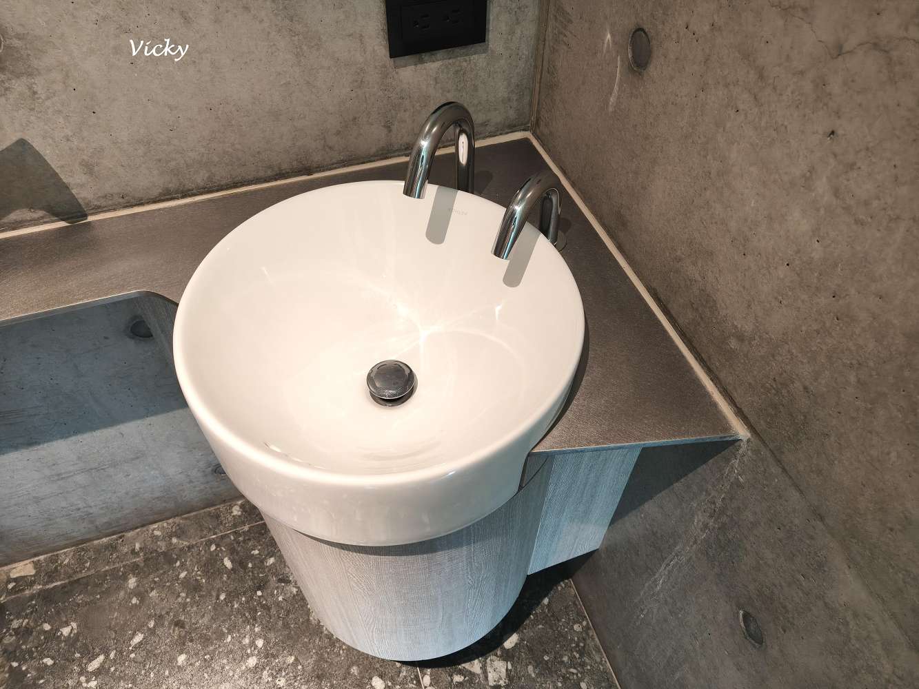 台南燒肉推薦｜碳佐麻里精品燒肉 台南新興店：慶生聚餐首選！超狂生日優惠好禮拿不完，必點幻切和牛牛舌拱橋切，含完整菜單