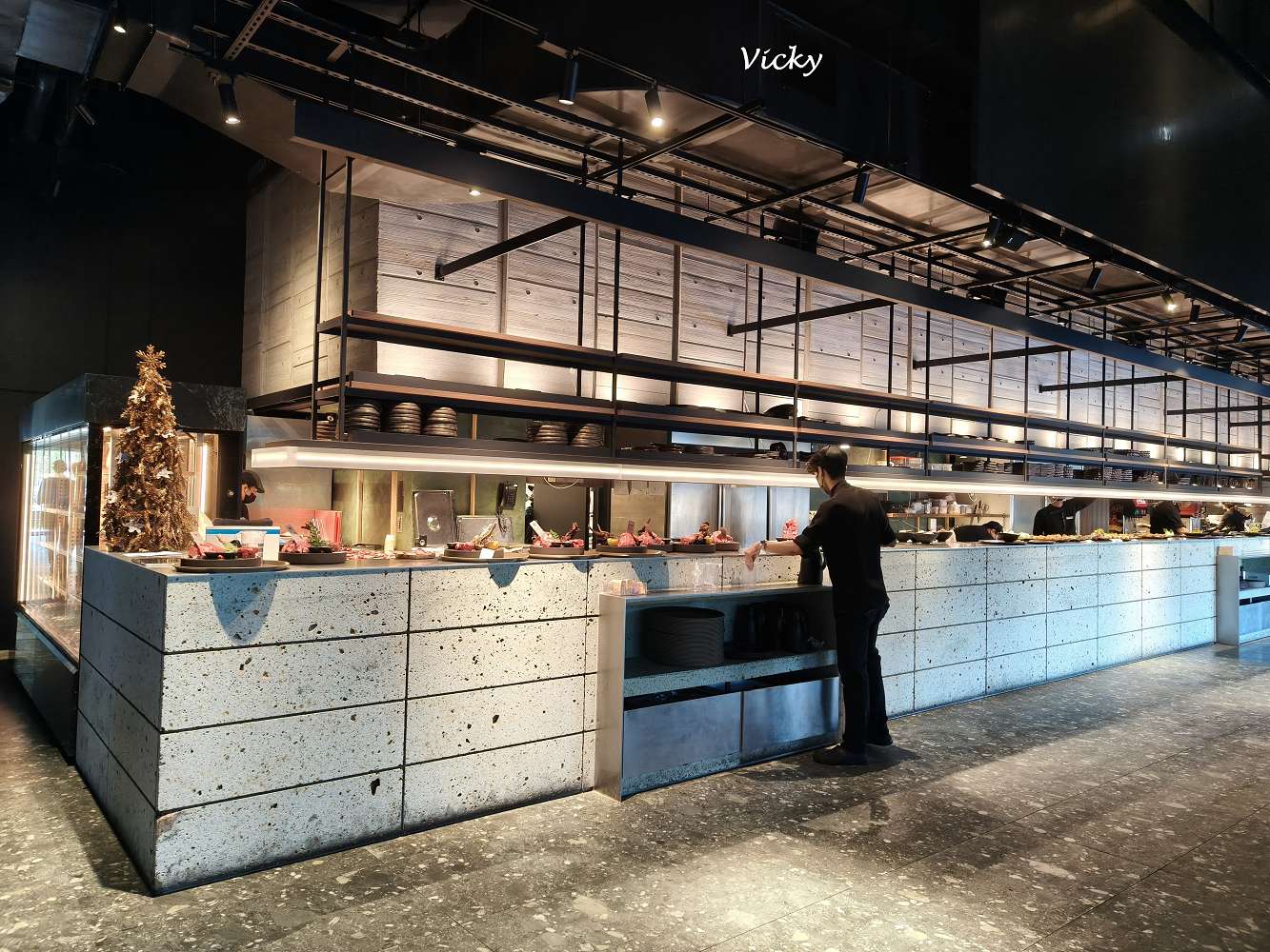 台南燒肉推薦｜碳佐麻里精品燒肉 台南新興店：慶生聚餐首選！超狂生日優惠好禮拿不完，必點幻切和牛牛舌拱橋切，含完整菜單