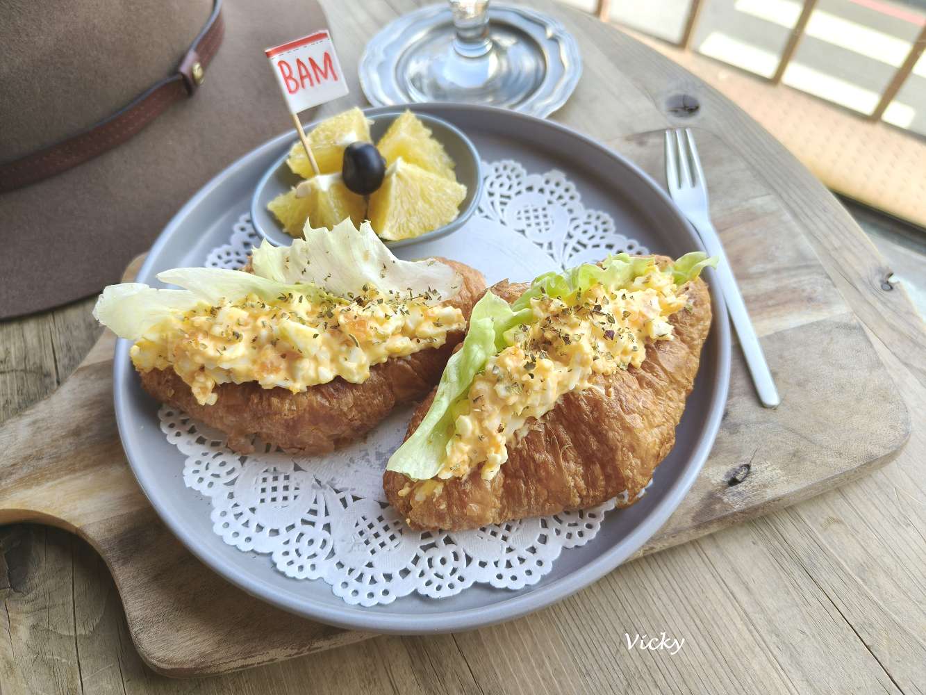 台南神農街美食｜Paris古咪小日常咖啡：窩在老宅陽台發呆，感受神農街與康樂街交會的慢步調