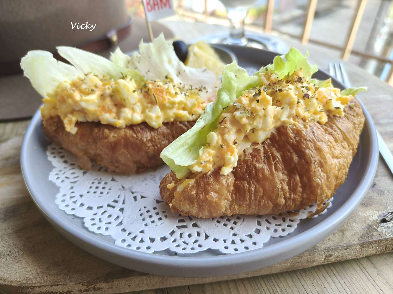 台南神農街美食｜Paris古咪小日常咖啡：窩在老宅陽台發呆，感受神農街與康樂街交會的慢步調