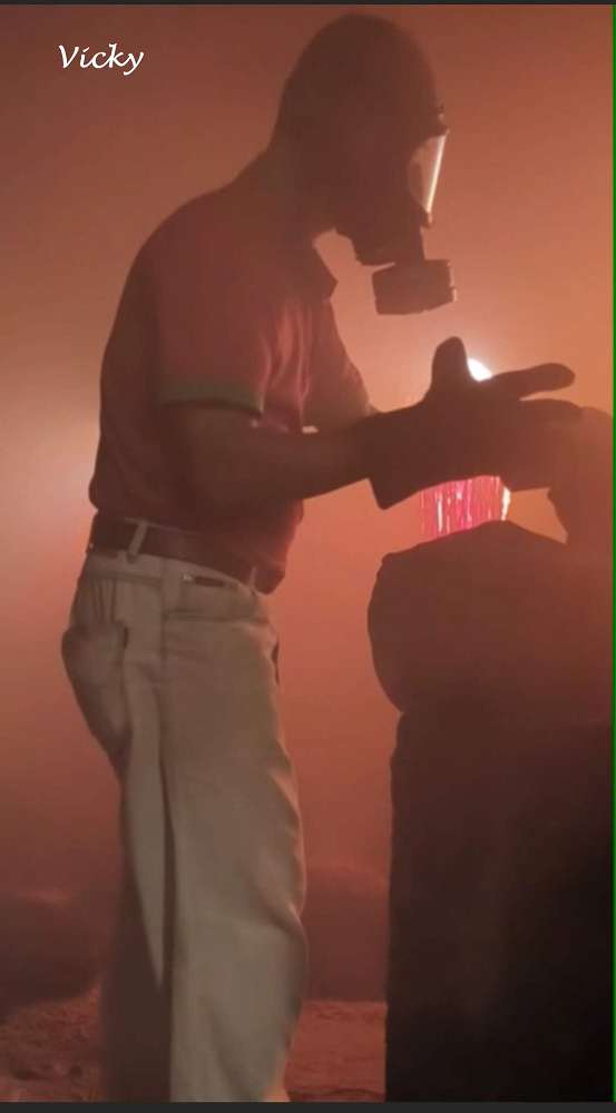 嘉義民雄︱松山土窯羊肉：沒預約吃不到！戴防毒面具揭開、高溫悶燒三天三夜的薰羊肉，在地人與外國客都瘋狂的養生盛宴