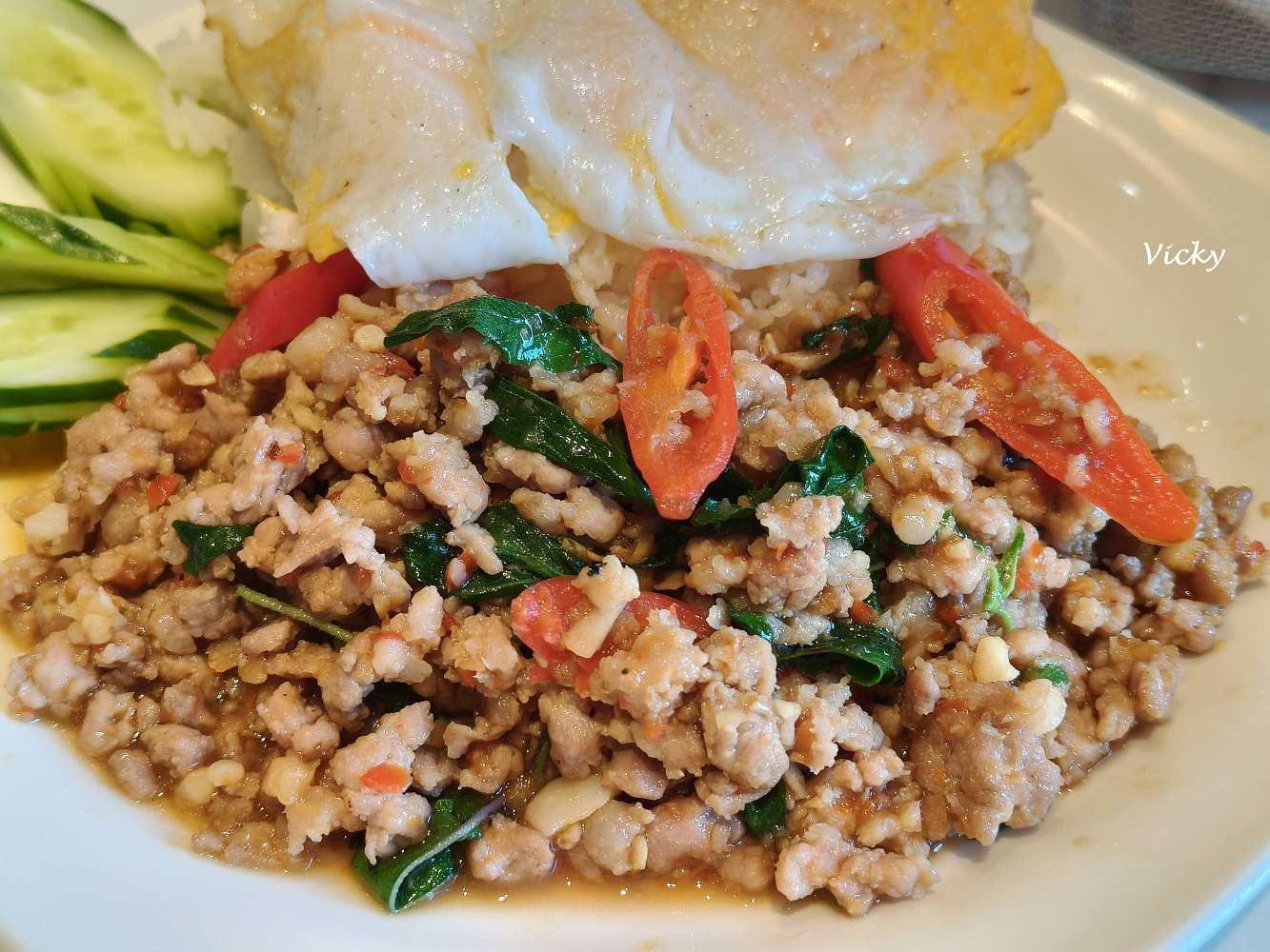 台南泰式料理︱YUM MAMA 泰式家常菜：公園南路隱藏版人氣店，平日中午生意好到讓人嚇一跳，附菜單