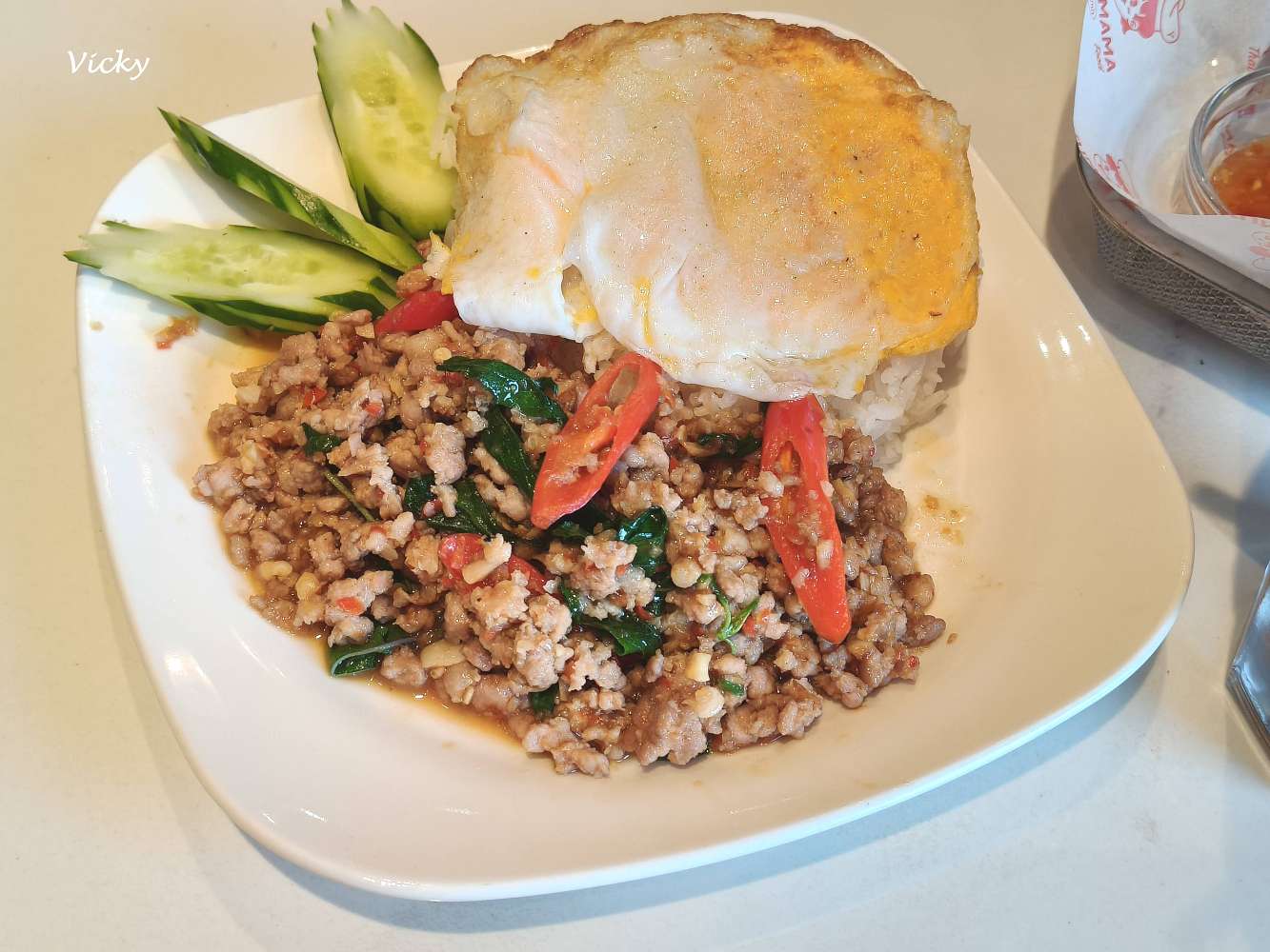 網站近期文章：台南泰式料理︱YUM MAMA 泰式家常菜：公園南路隱藏版人氣店，平日中午生意好到讓人嚇一跳，附菜單