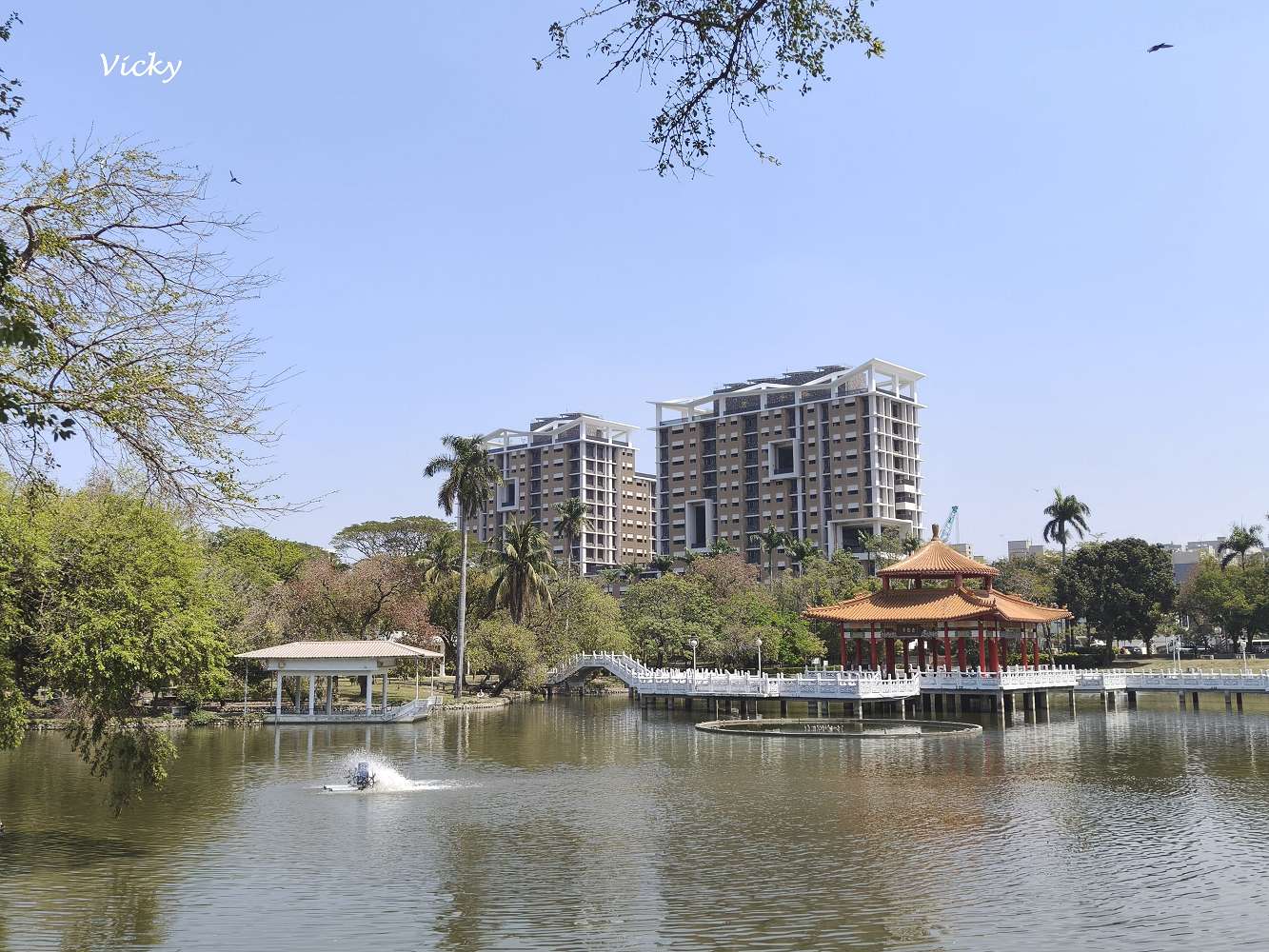 2026 台南公園春季賞花指南：走進苦楝花的紫色夢境，如童話般的燕潭與歷史木屋