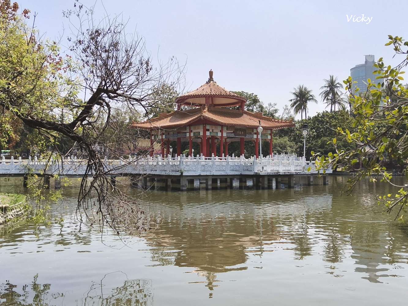 2026 台南公園春季賞花指南：走進苦楝花的紫色夢境，如童話般的燕潭與歷史木屋