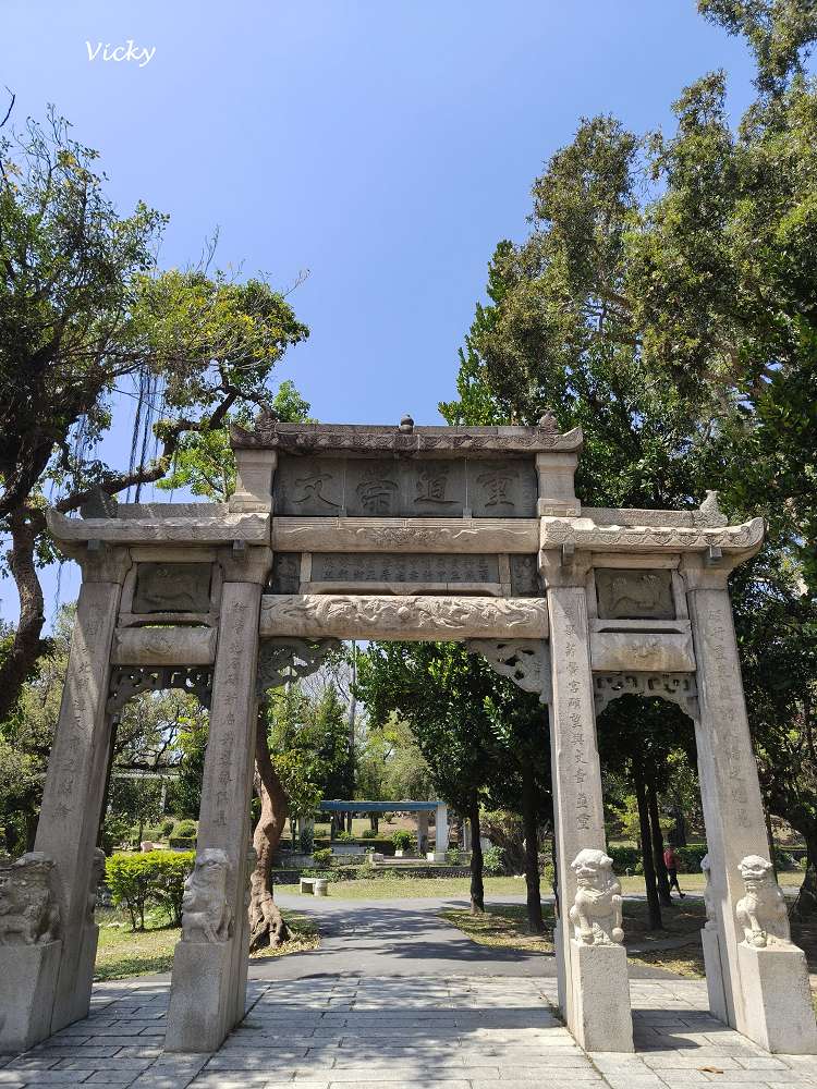 2026 台南公園春季賞花指南：走進苦楝花的紫色夢境，如童話般的燕潭與歷史木屋