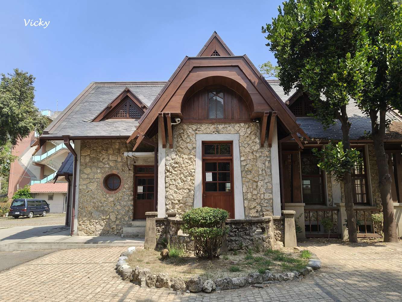 2026 台南公園春季賞花指南：走進苦楝花的紫色夢境，如童話般的燕潭與歷史木屋