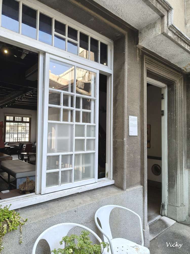 台南中西區老屋咖啡︱B.B. Cafe 小黑熊咖啡：走進台南民權路的歷史摺頁，與藝文展覽、老屋咖啡來一場驚喜邂逅