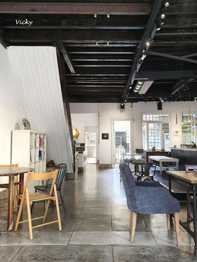 台南中西區老屋咖啡︱B.B. Cafe 小黑熊咖啡：走進台南民權路的歷史摺頁，與藝文展覽、老屋咖啡來一場驚喜邂逅