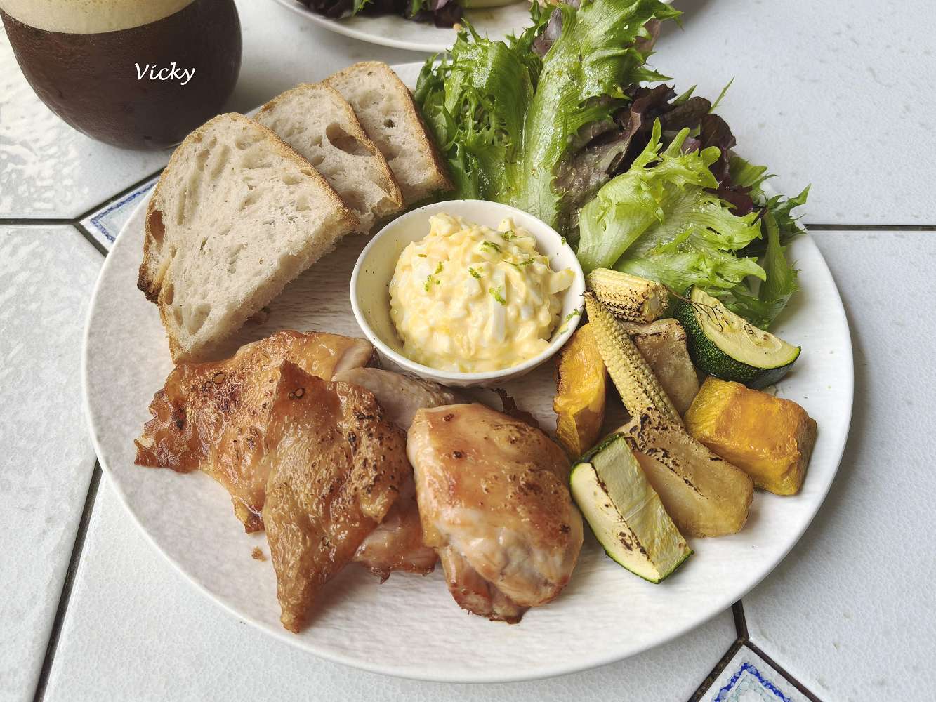 網站近期文章：台南中西區老屋咖啡︱B.B. Cafe 小黑熊咖啡：走進台南民權路的歷史摺頁，與藝文展覽、老屋咖啡來一場驚喜邂逅