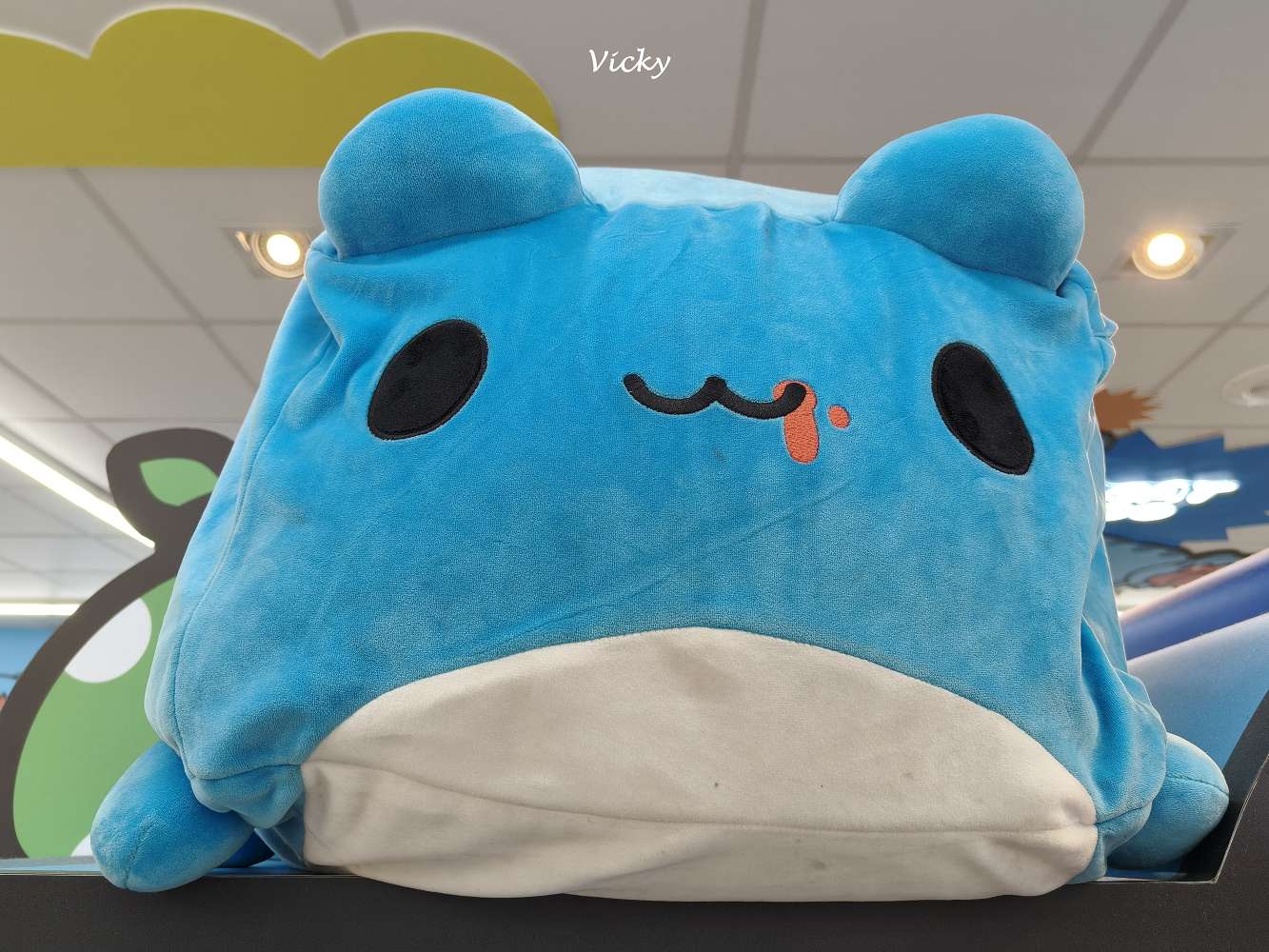 高雄旅遊︱貓貓蟲咖波主題 7-11 旗艦店！超萌周邊、限定咖啡杯，療癒系教主降臨！