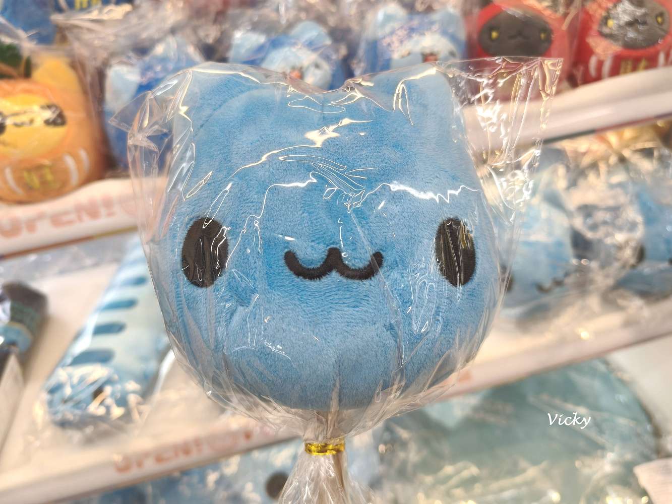 高雄旅遊︱貓貓蟲咖波主題 7-11 旗艦店！超萌周邊、限定咖啡杯，療癒系教主降臨！