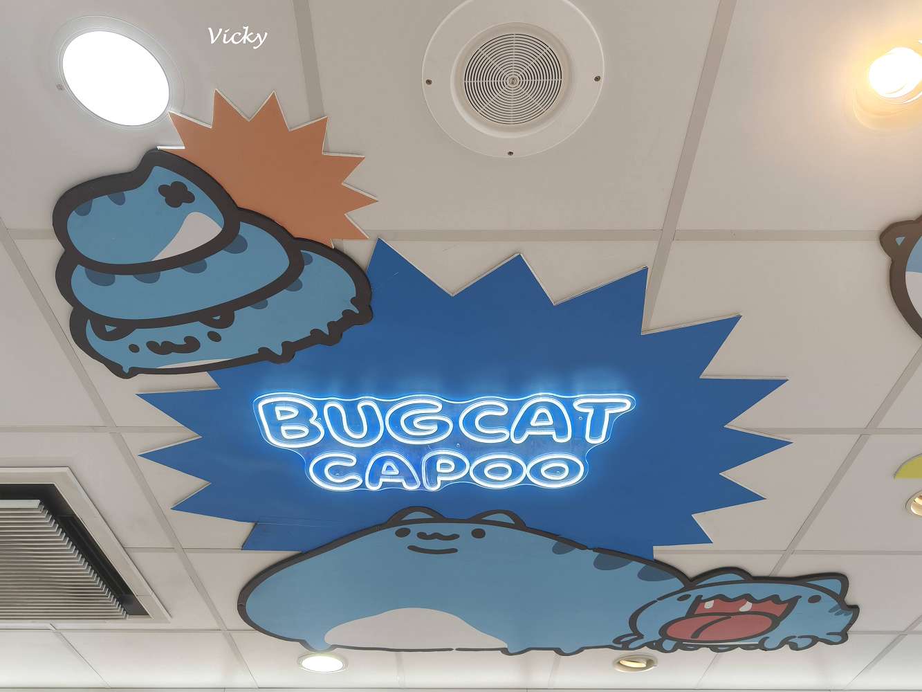 高雄旅遊︱貓貓蟲咖波主題 7-11 旗艦店！超萌周邊、限定咖啡杯，療癒系教主降臨！