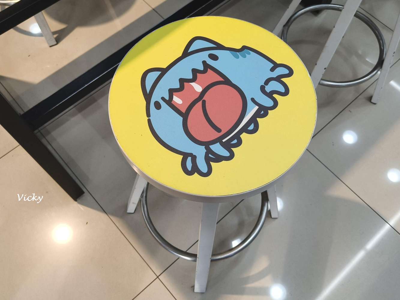 高雄旅遊︱貓貓蟲咖波主題 7-11 旗艦店！超萌周邊、限定咖啡杯，療癒系教主降臨！