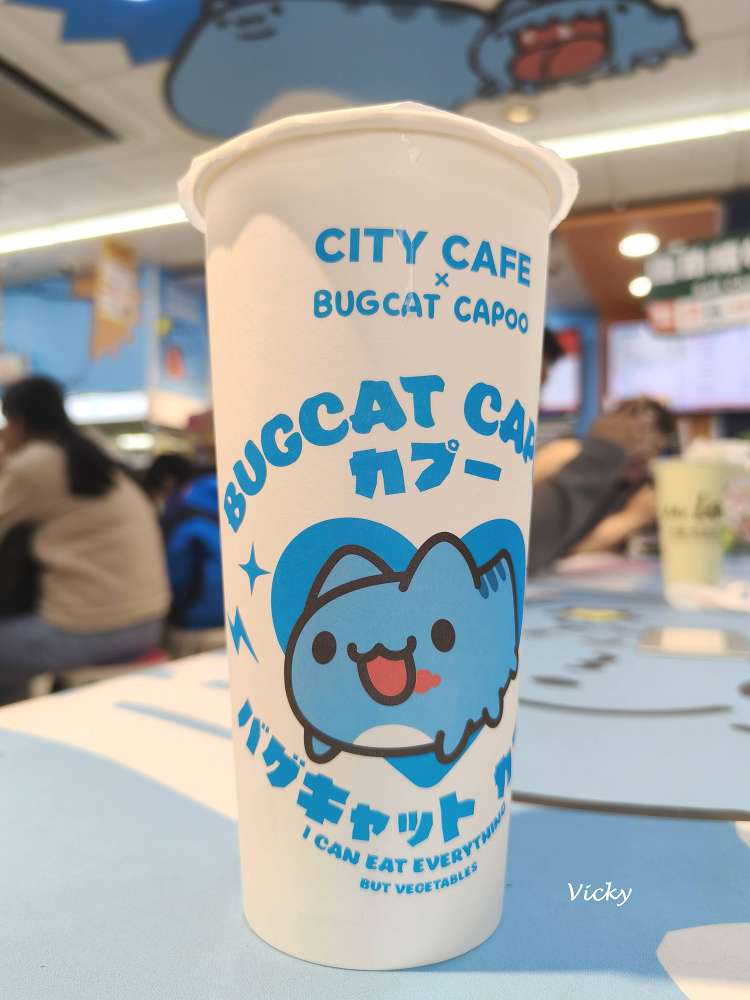 高雄旅遊︱貓貓蟲咖波主題 7-11 旗艦店！超萌周邊、限定咖啡杯，療癒系教主降臨！