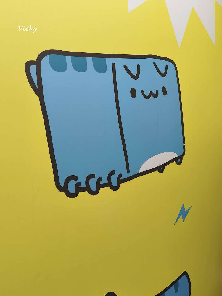 高雄旅遊︱貓貓蟲咖波主題 7-11 旗艦店！超萌周邊、限定咖啡杯，療癒系教主降臨！