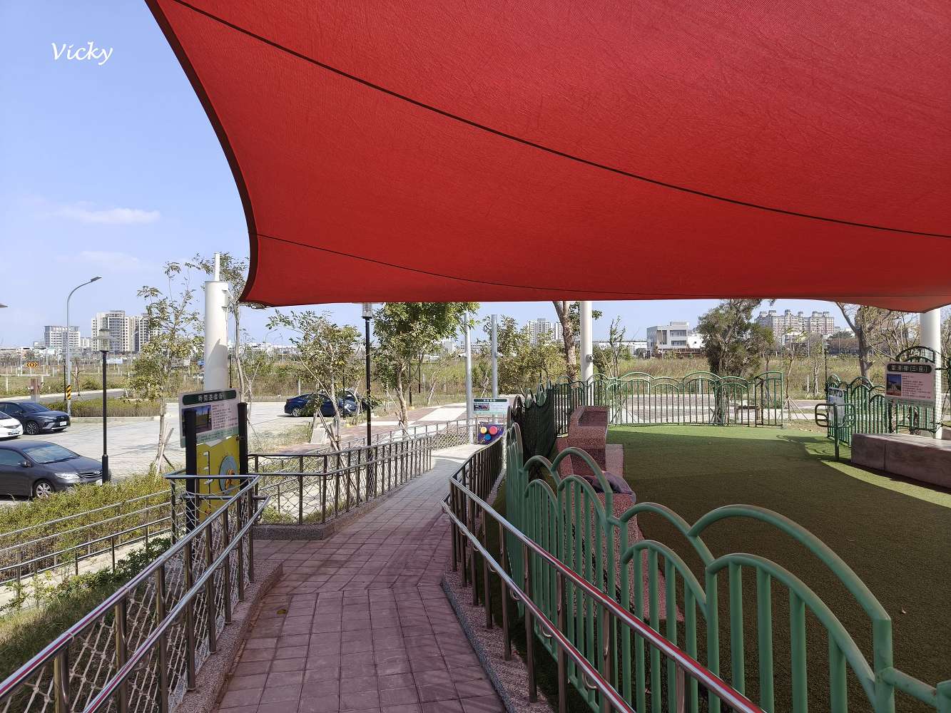 台南特色公園︱草湖寮歷史公園：海盜船滑梯、磨石子滑梯、超大草皮，安南區親子放電首選！