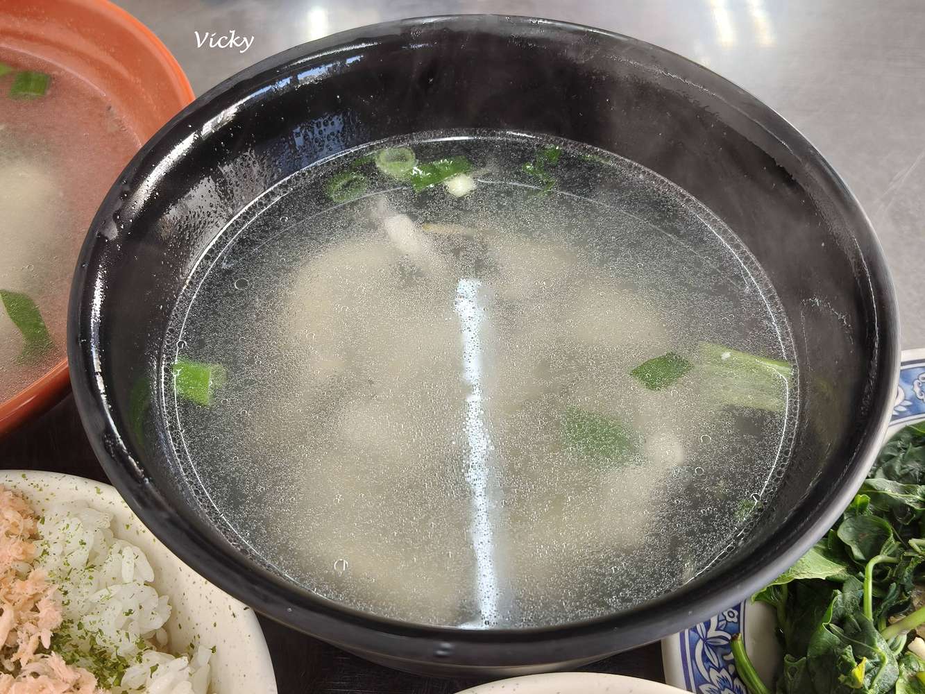 台南美食︱台灣鮮魚湯 肉燥飯（府前 創始店）：在地人激推鮮甜鱸魚湯，比牛肉湯更清爽的早午餐首選，附菜單